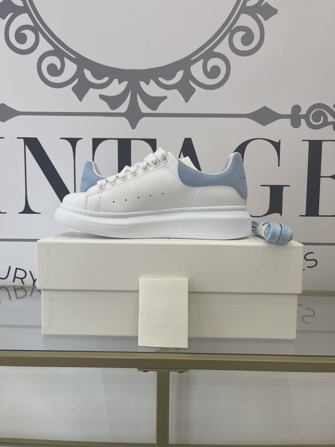 Sneaker Alexander McQueen white/powder blue 37