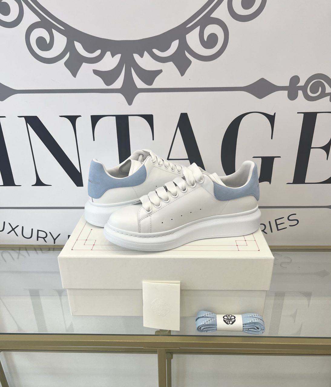 Sneaker Alexander McQueen white/powder blue 37