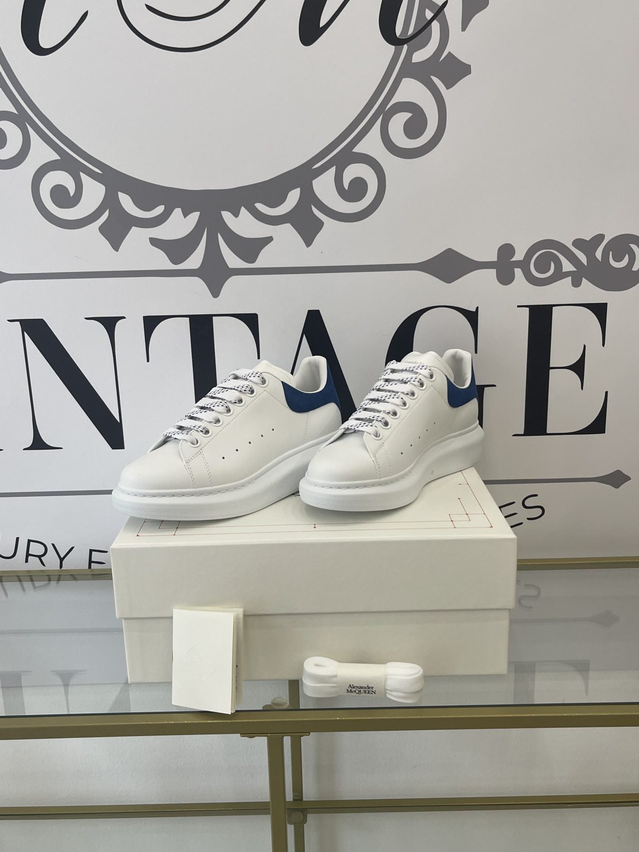 Sneaker Alexander McQueen white/paris blue 37