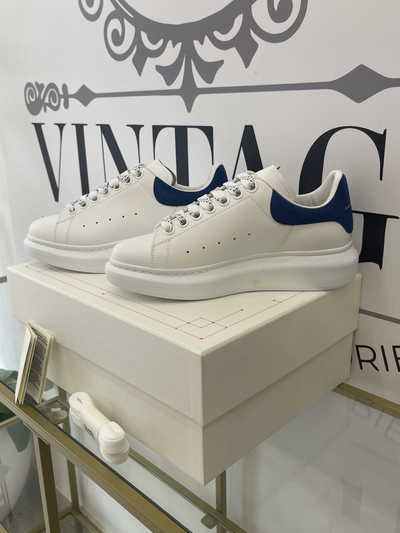 Sneaker Alexander McQueen white/paris blue 37