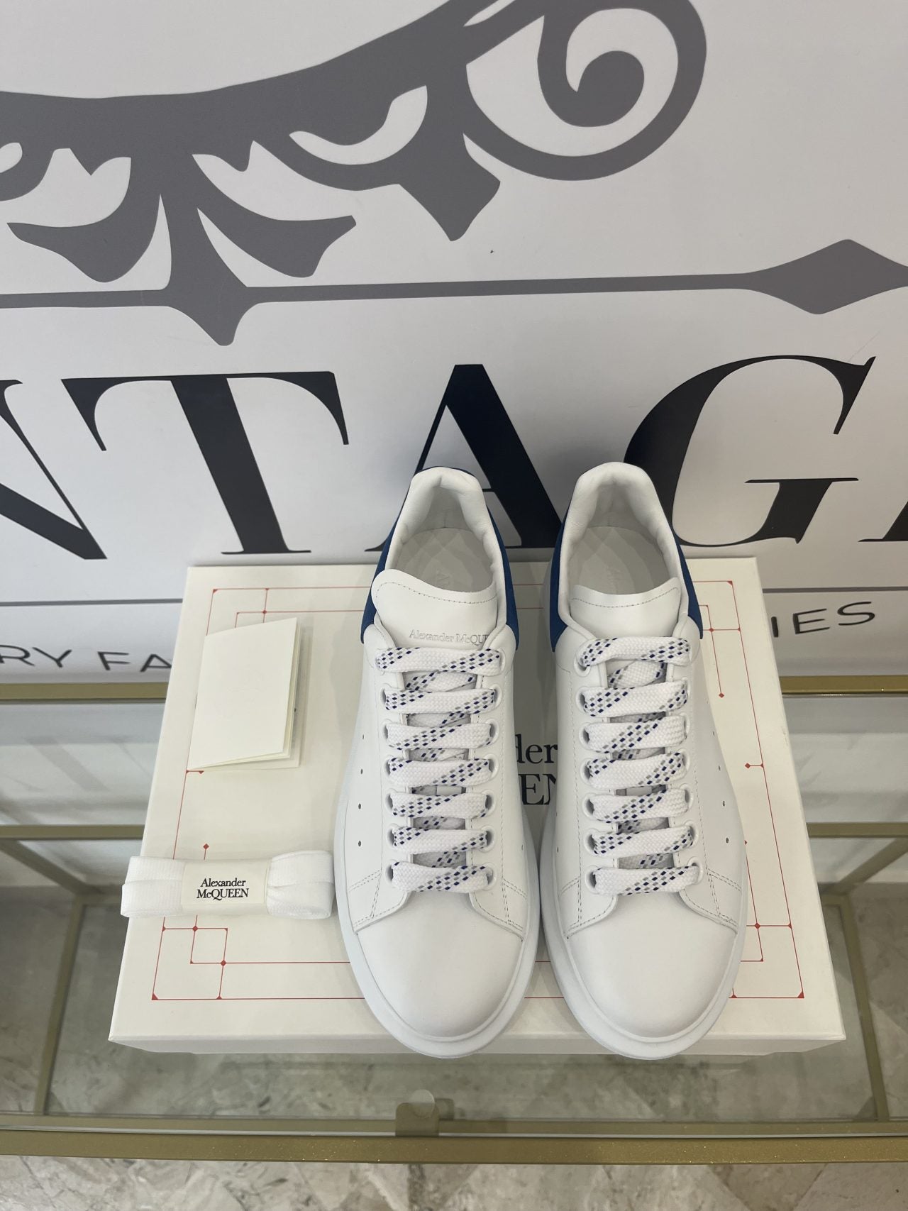 Sneaker Alexander McQueen white/paris blue 37