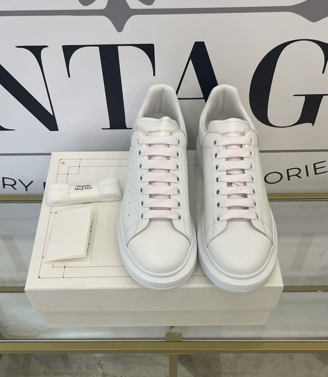 Sneaker Alexander McQueen white lacci bianco/rosa