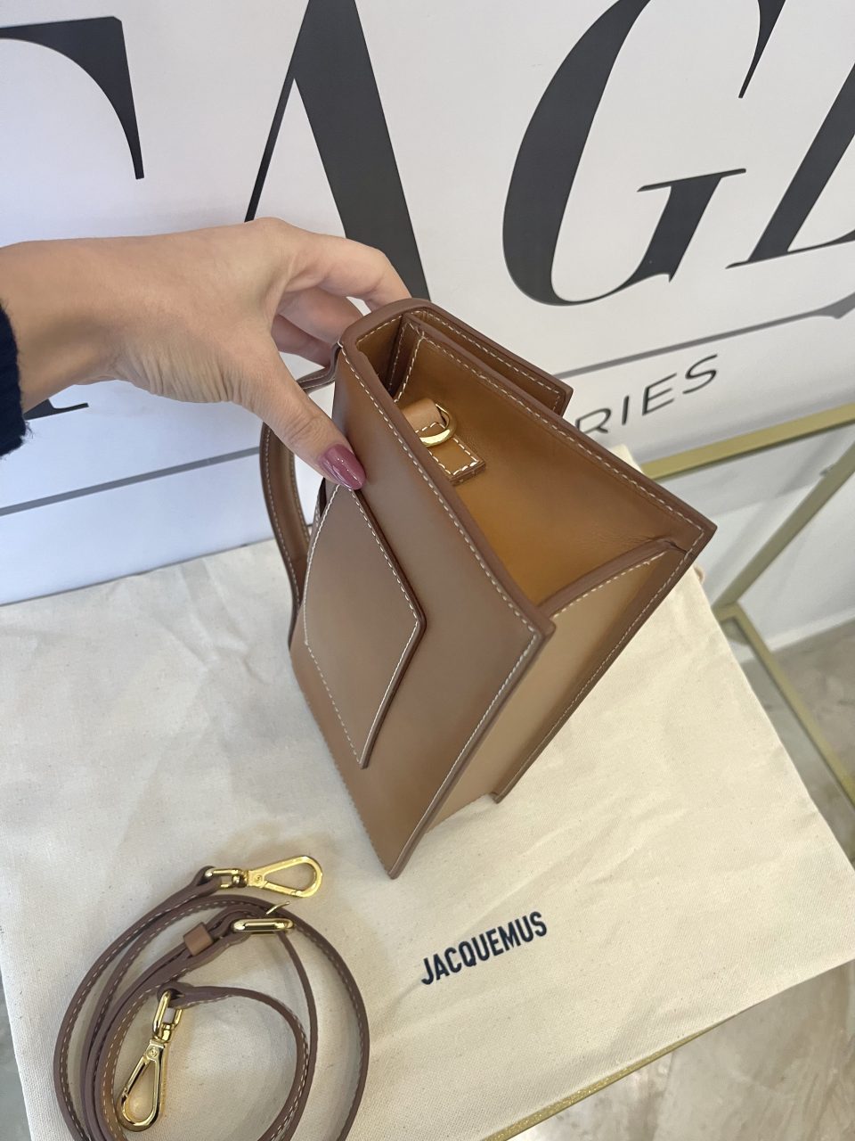 Jacquemus Le grand Bambino light brown