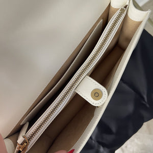 Borsa Love One Pinko in pelle borchie bianco